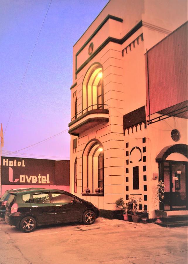 Reddoorz Near Jalan Sudirman Padang Hotel Kültér fotó