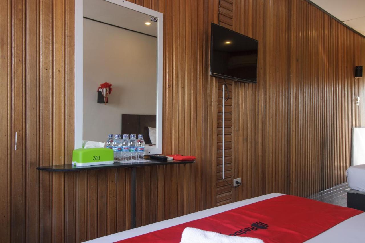 Reddoorz Near Jalan Sudirman Padang Hotel Kültér fotó