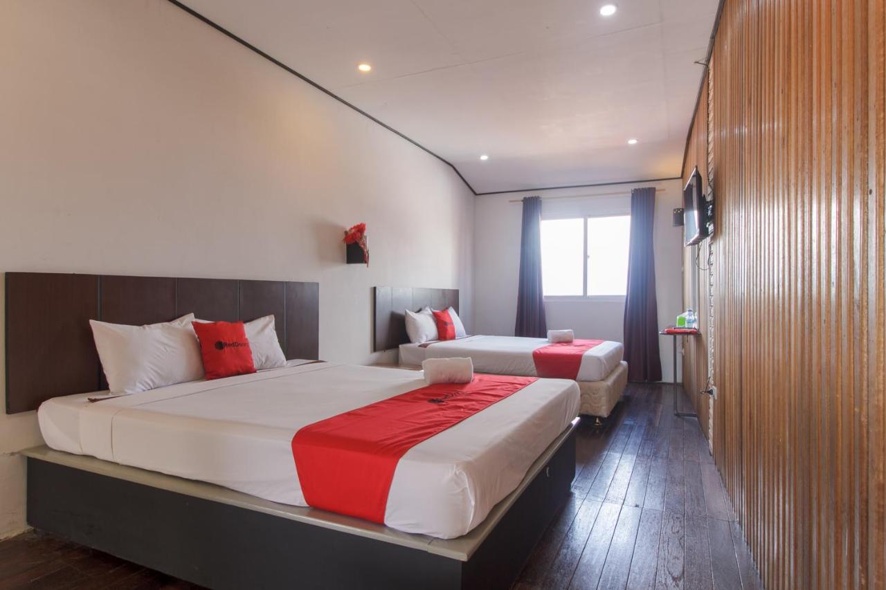 Reddoorz Near Jalan Sudirman Padang Hotel Kültér fotó