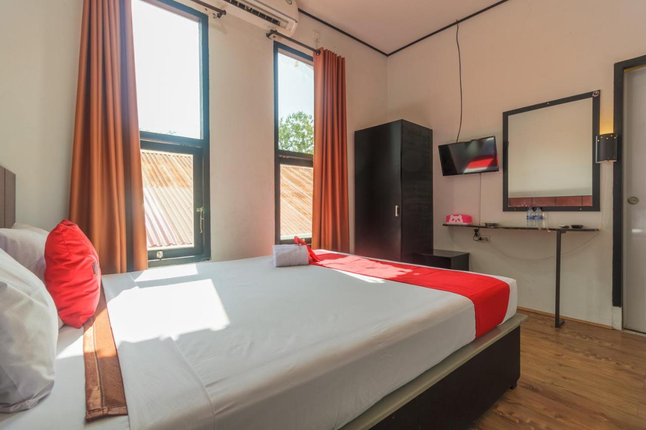 Reddoorz Near Jalan Sudirman Padang Hotel Kültér fotó
